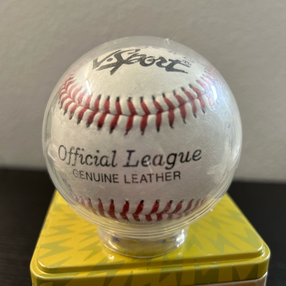 1995 V Sport Official League Genuine Leather Baseball Signed 5oz in box